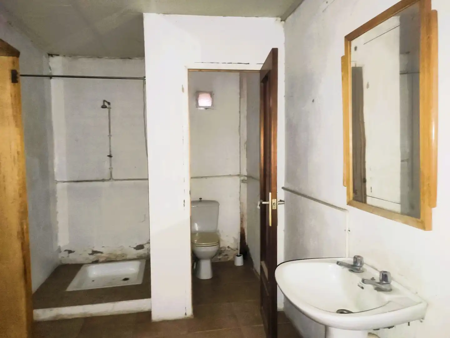Badezimmer von Fabrikhallen zur Miete in Medina del Campo