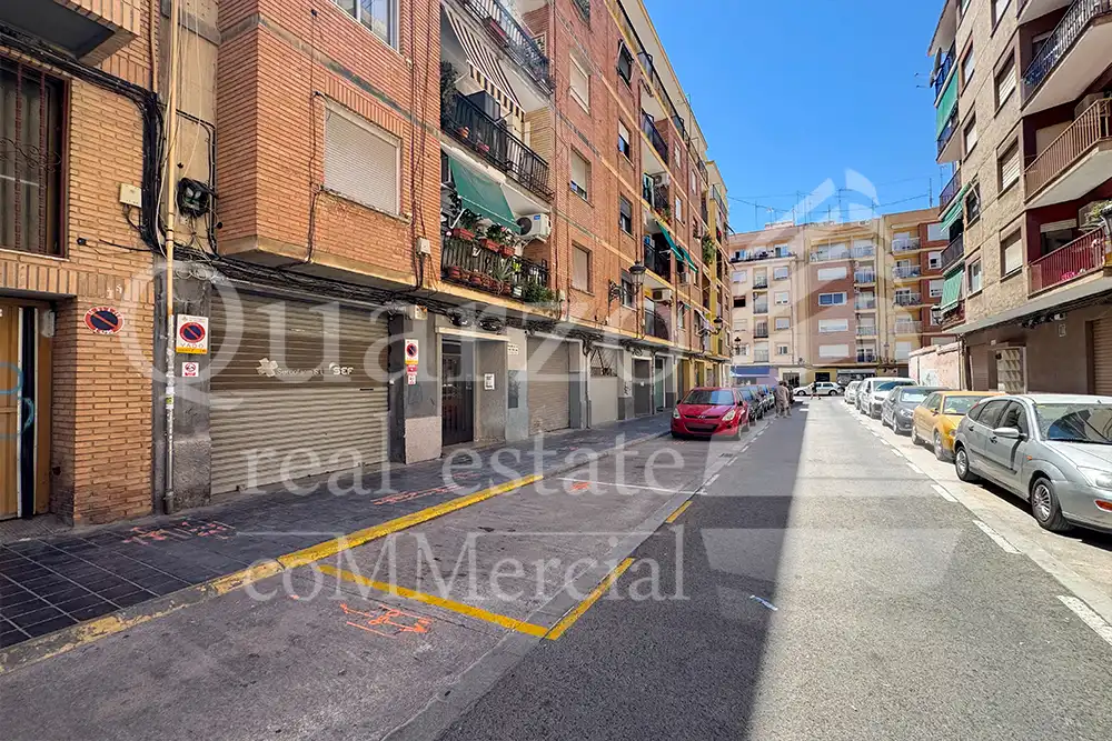 Vista exterior de Local en venda en Valencia