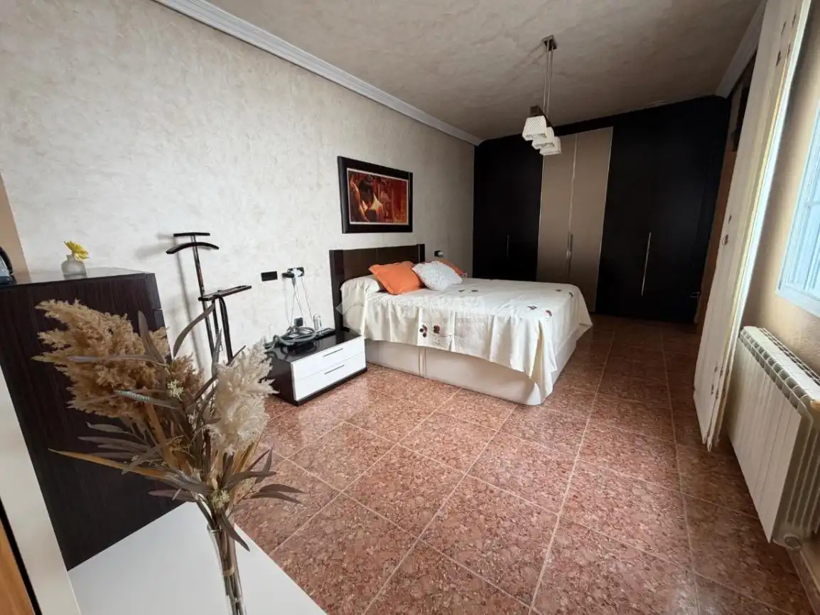 Habitación de Casa o chalet en venta en Torredonjimeno