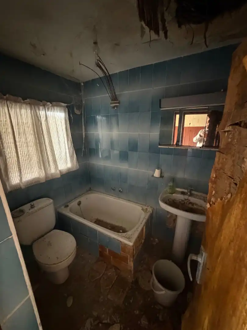 Bathroom of Houses for sale in Carpio  with Storage room and Furnished