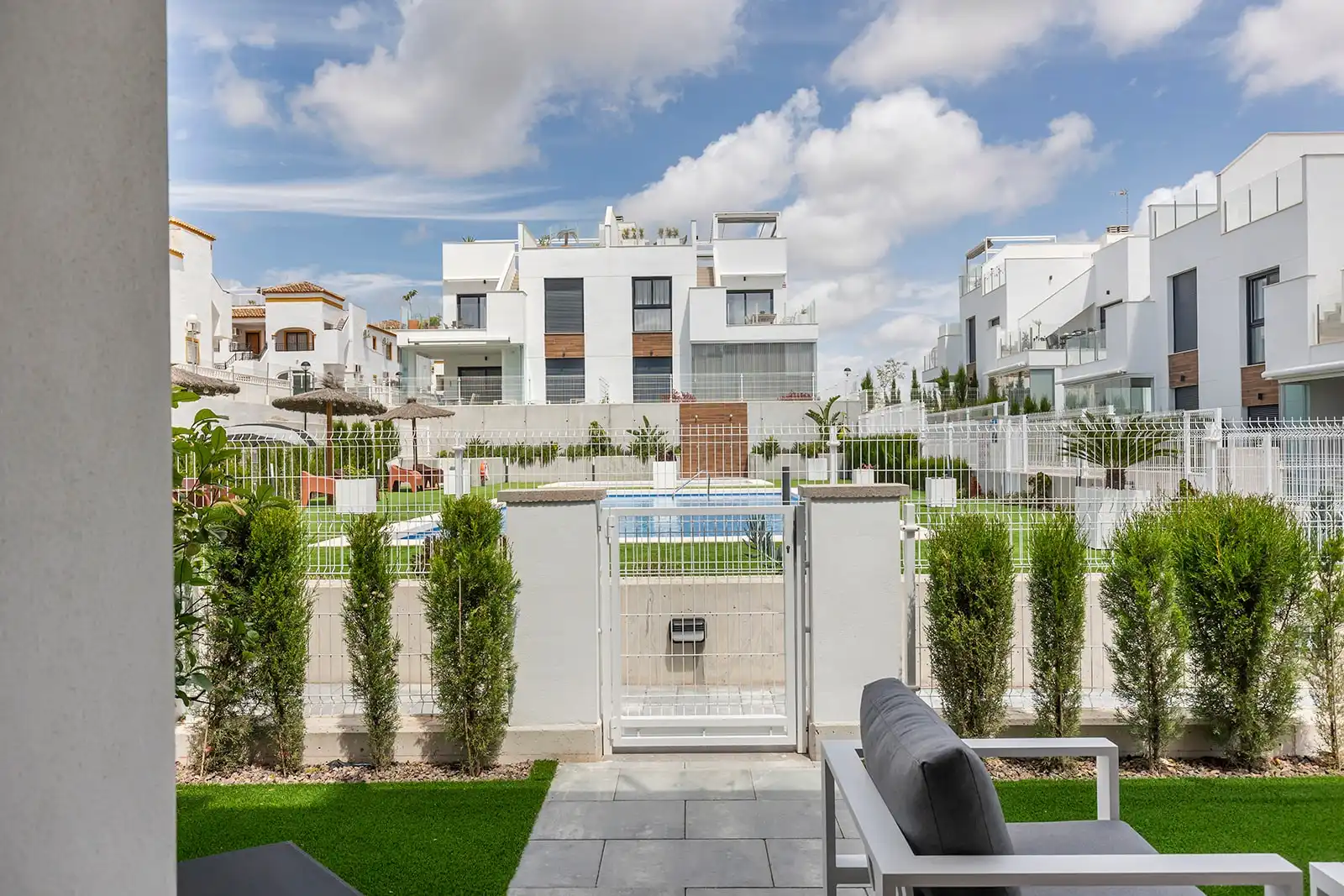 Außenansicht von Erdgeschoss zum Verkauf in Orihuela mit Klimaanlage, Terrasse und Möbliert