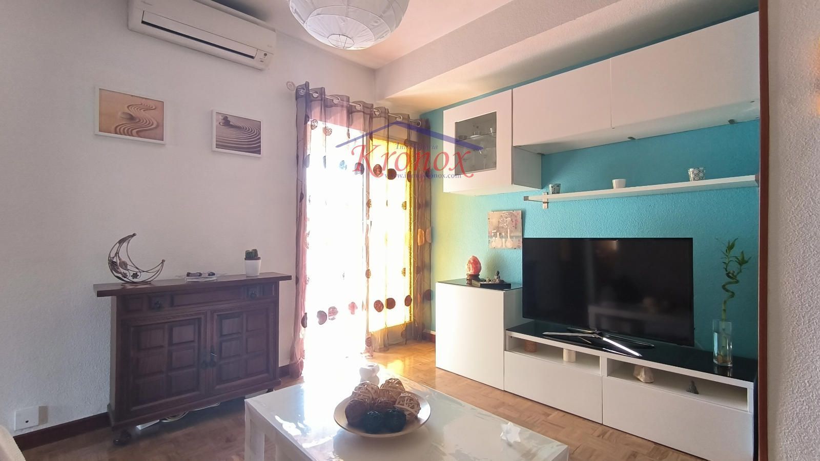 Living room of Flat for sale in  Madrid Capital  with Air Conditioner and Terrace