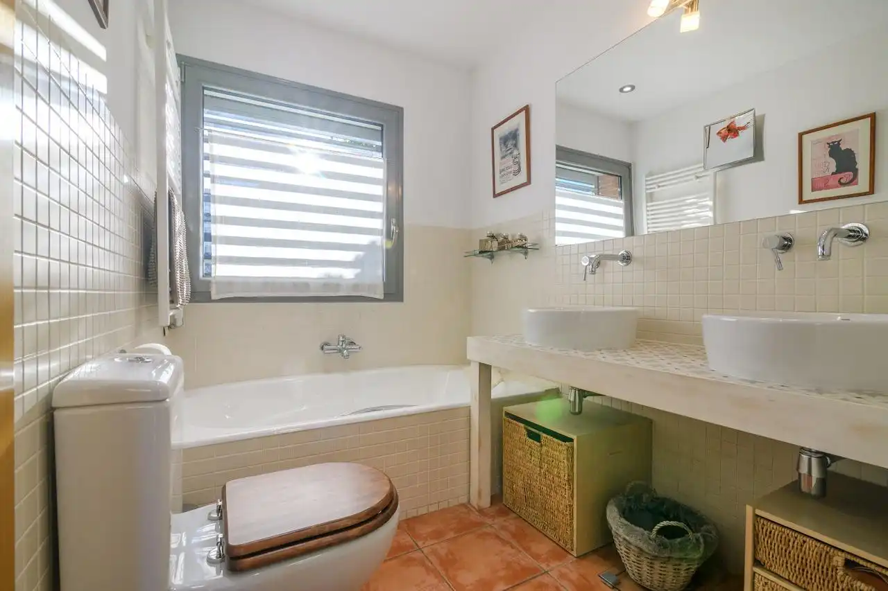 Baño de Casa o chalet en venta en Vallirana con Aire acondicionado y Balcón