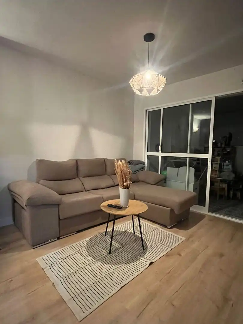 Sala d'estar de Apartament en venda en Marbella amb Aire condicionat, Terrassa i Piscina comunitària