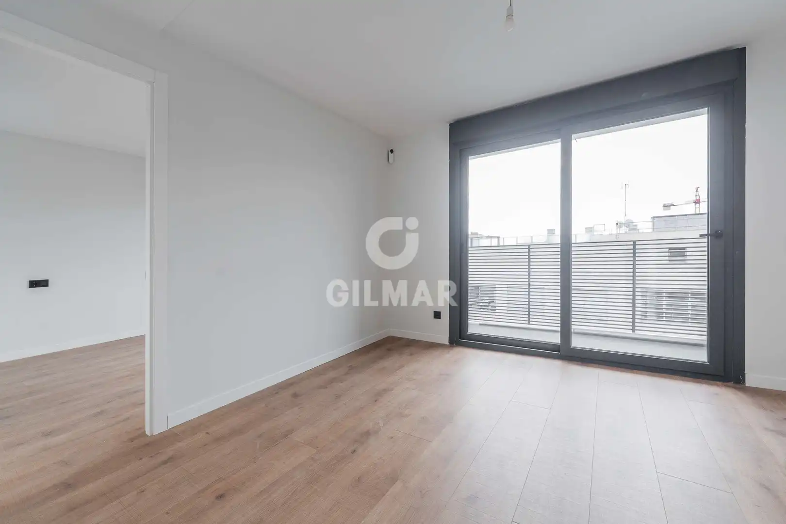 Habitación de Ático en venta en Madrid con Calefacción, Trastero y Balcón