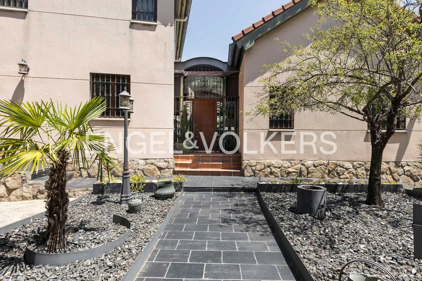 Exterior view of Houses for sale in Valdemorillo  with Air Conditioner, Heating and Private garden
