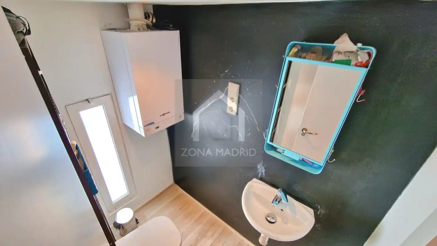 Baño de Piso en venta en Madrid con Aire acondicionado, Terraza y Amueblado