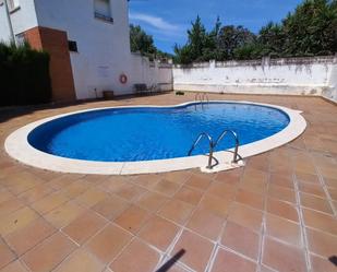 Swimming pool of Single-family semi-detached for sale in El Vendrell  with Air Conditioner and Terrace