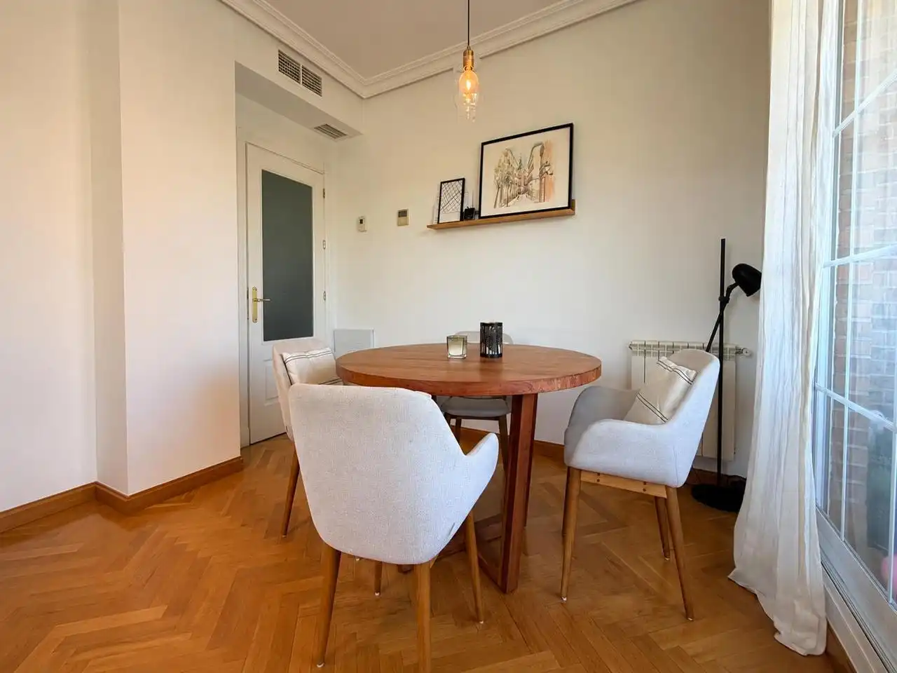 Menjador de Pis en venda en San Sebastián de los Reyes amb Aire condicionat, Calefacció i Parquet