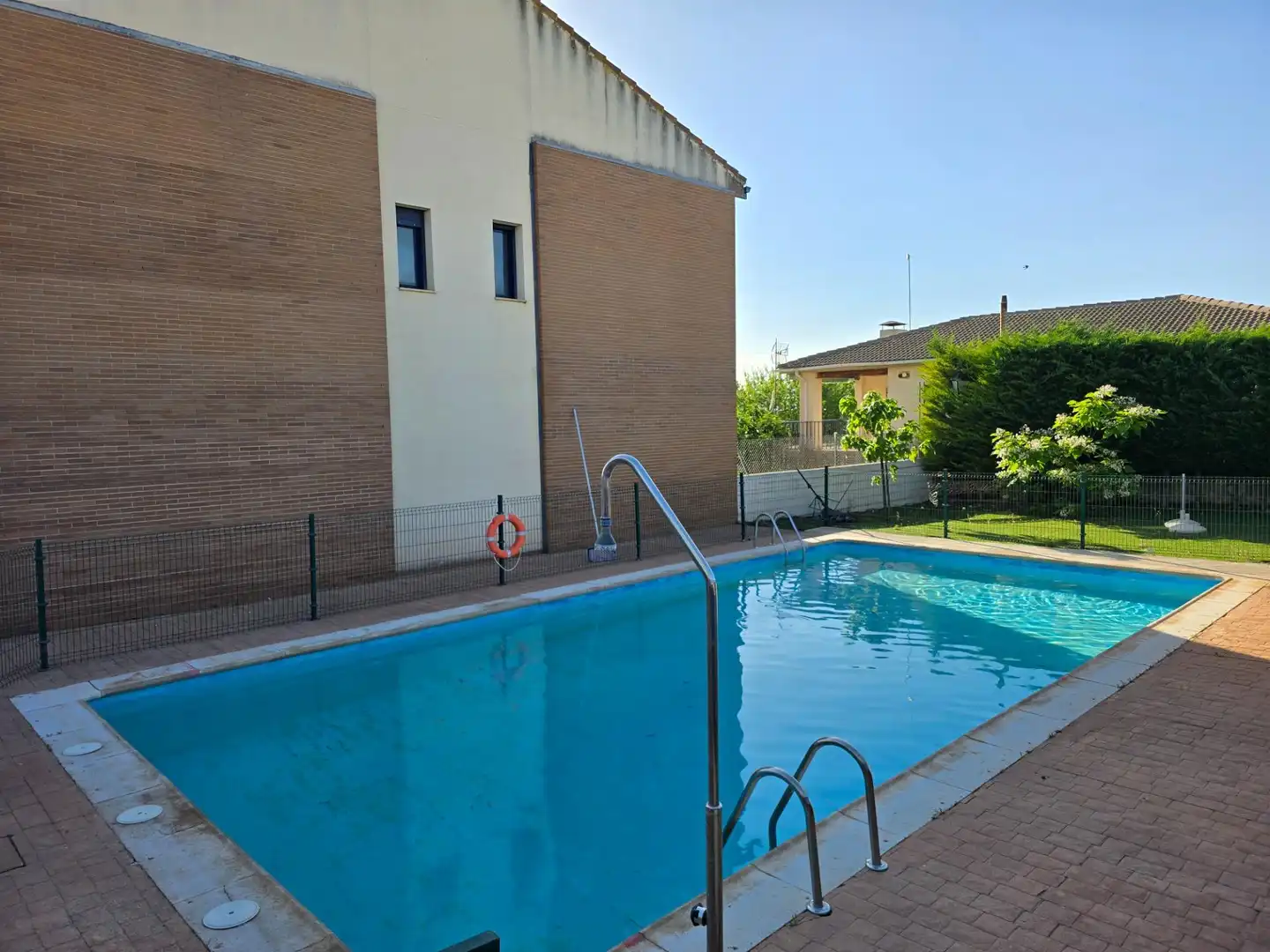 Swimming pool of Houses for sale in Yebes  with Heating