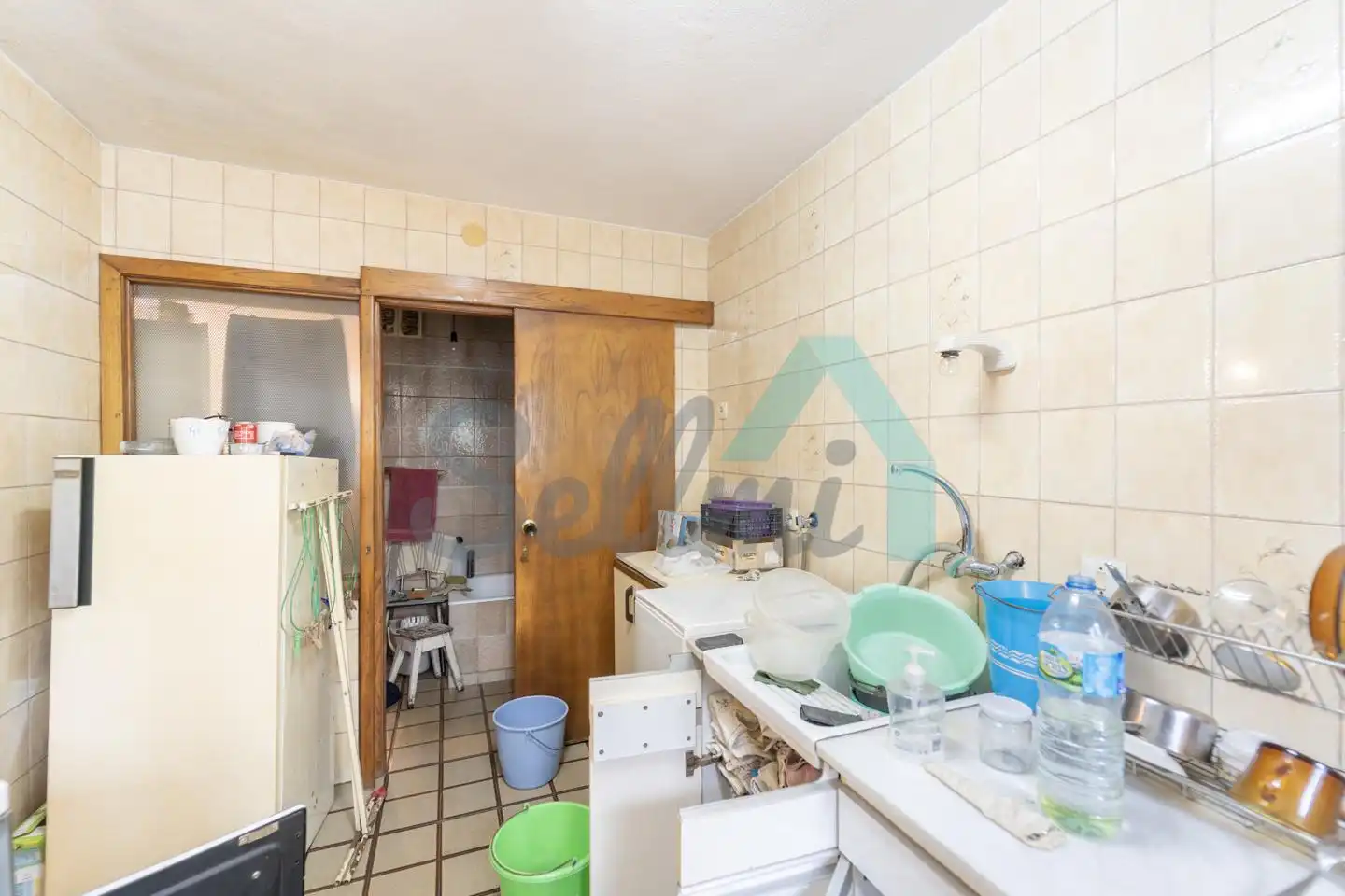 Cuina de Casa adosada en venda en Oviedo  amb Calefacció, Terrassa i Traster