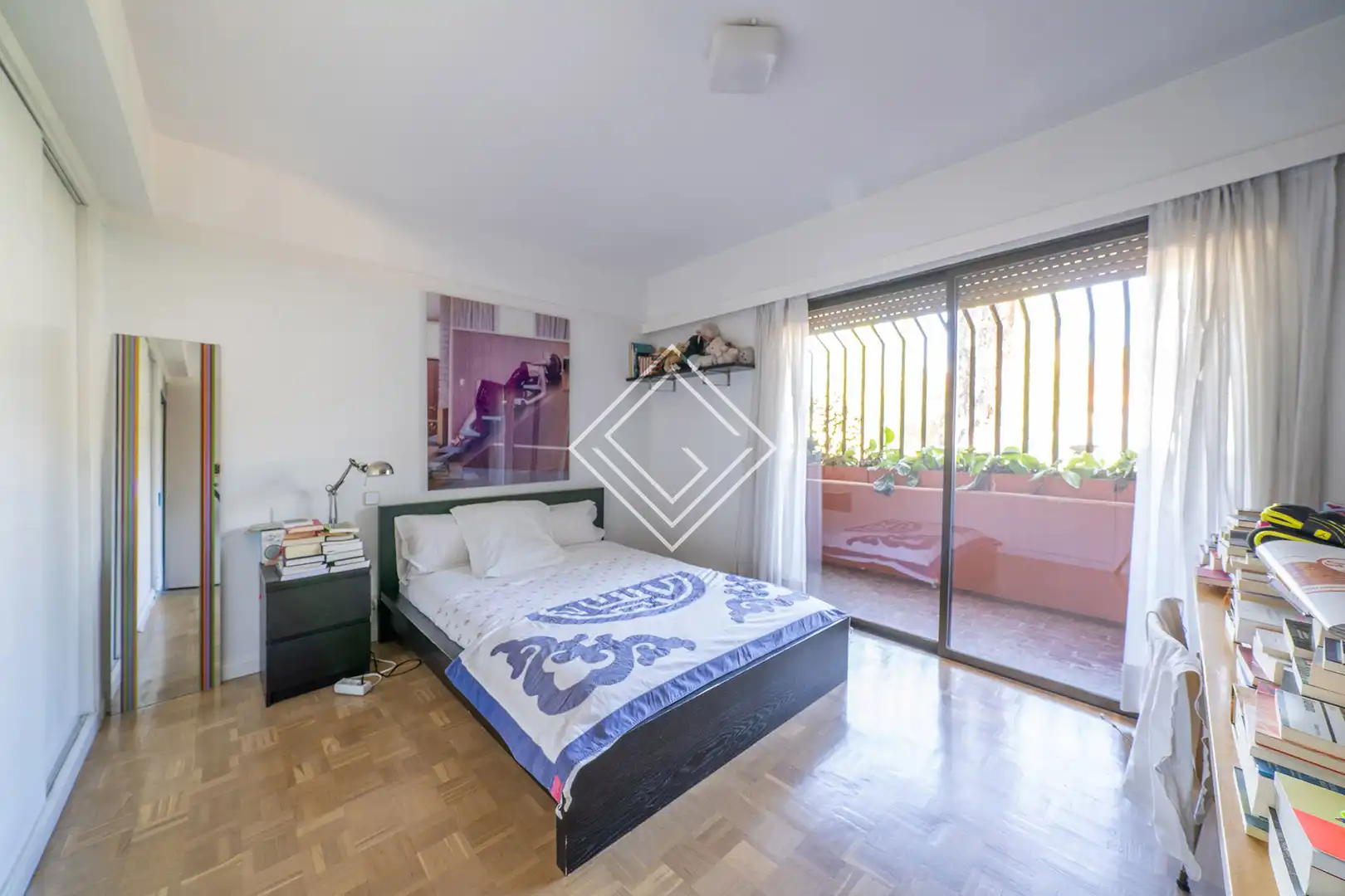 Habitación de Casa adosada en venta en Madrid con Aire acondicionado, Calefacción y Jardín privado