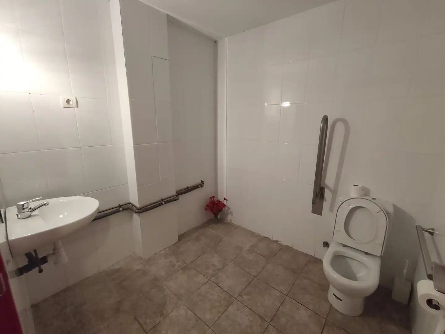 Bany de Local de lloguer en L'Hospitalet de Llobregat