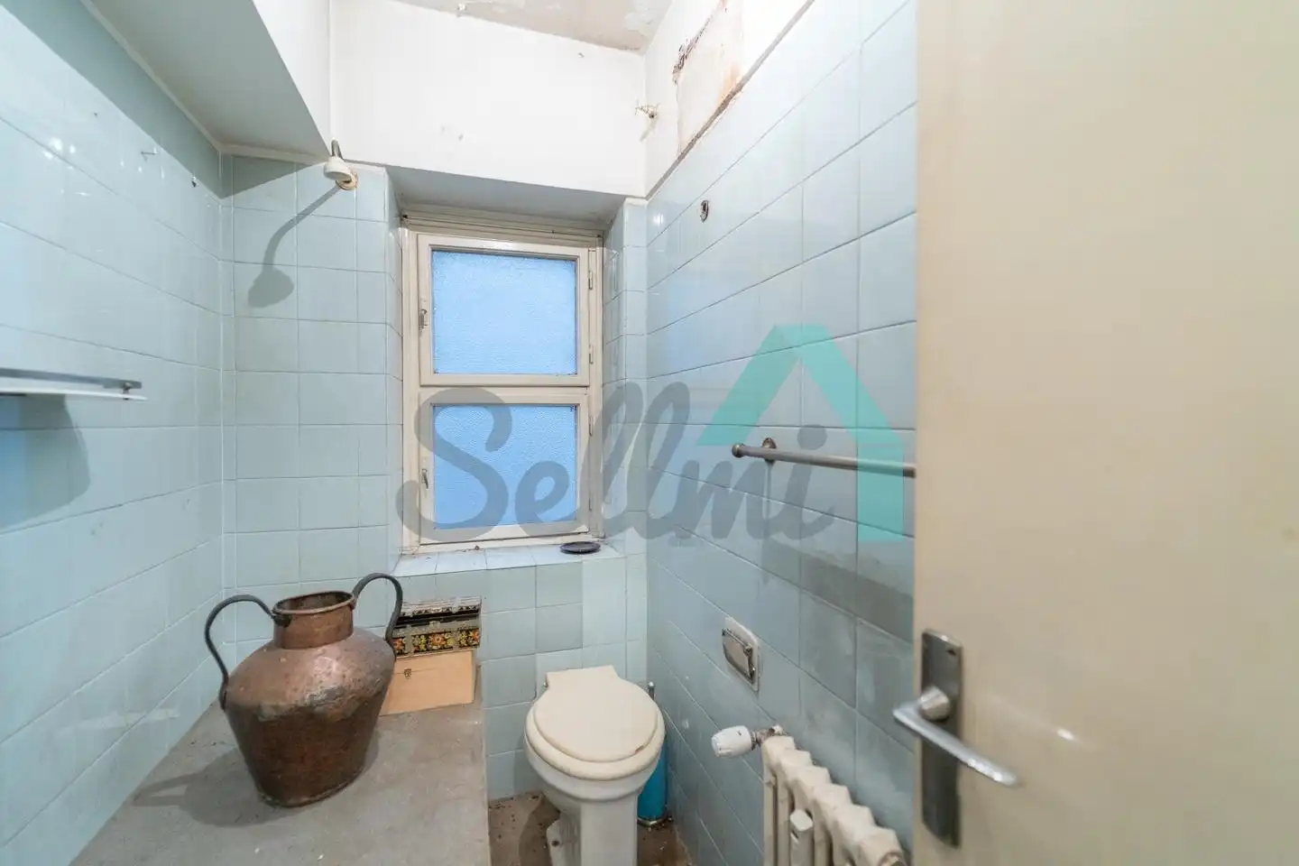 Baño de Piso en venta en Oviedo  con Calefacción y Parquet