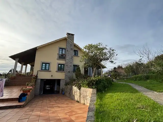 Vista exterior de Casa o chalet en venta en Narón con Calefacción, Jardín privado y Parquet