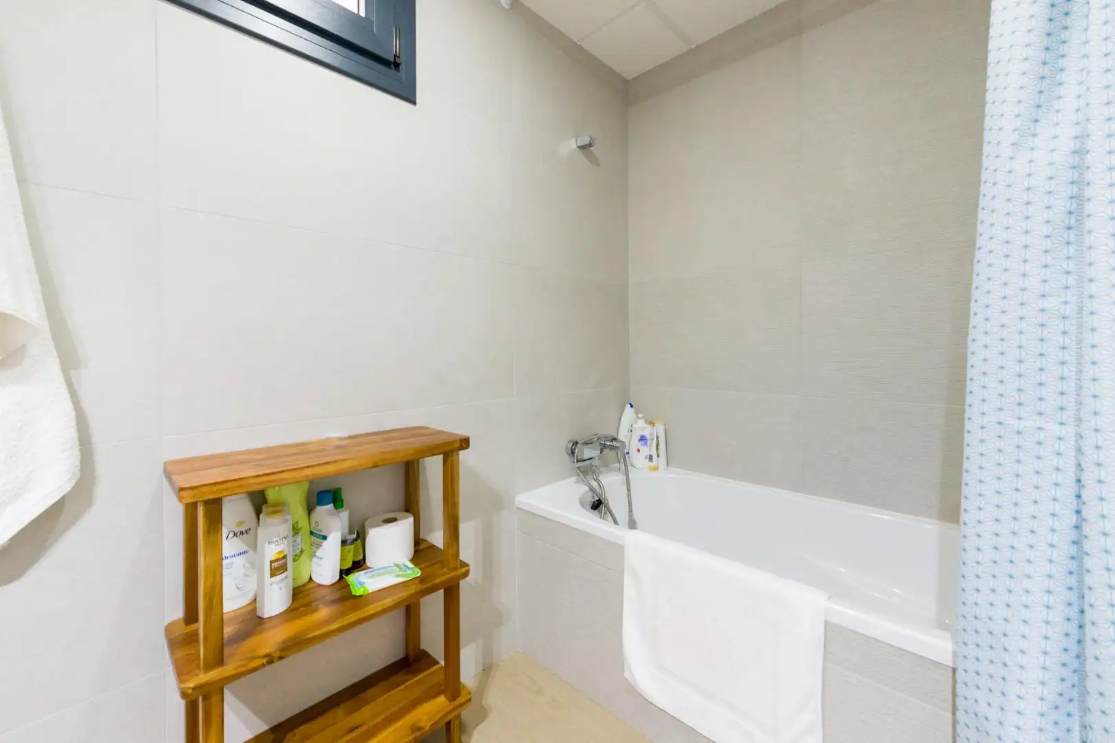 Baño de Apartamento en venta en Castellón de la Plana / Castelló de la Plana con Aire acondicionado, Terraza y Trastero