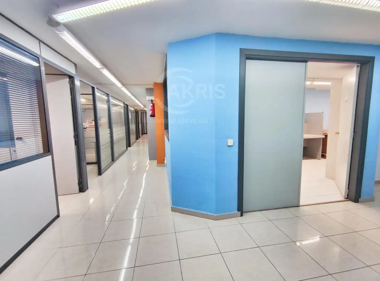 Büro zur Miete in Lloret de Mar mit Klimaanlage, Terrasse und Möbliert