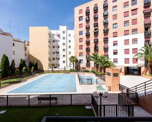 Swimming pool of Flat to rent in  Madrid Capital  with Air Conditioner, Heating and Private garden