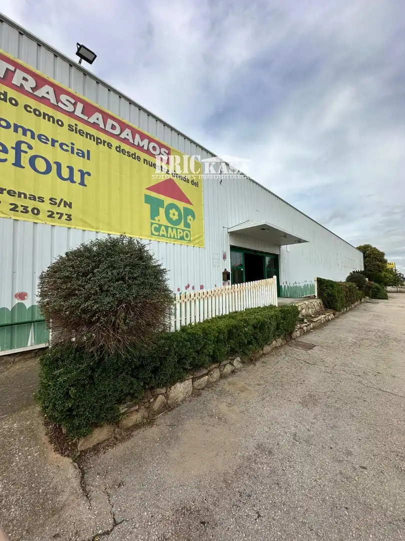 Industriegebäude zum Verkauf in Casar de Cáceres