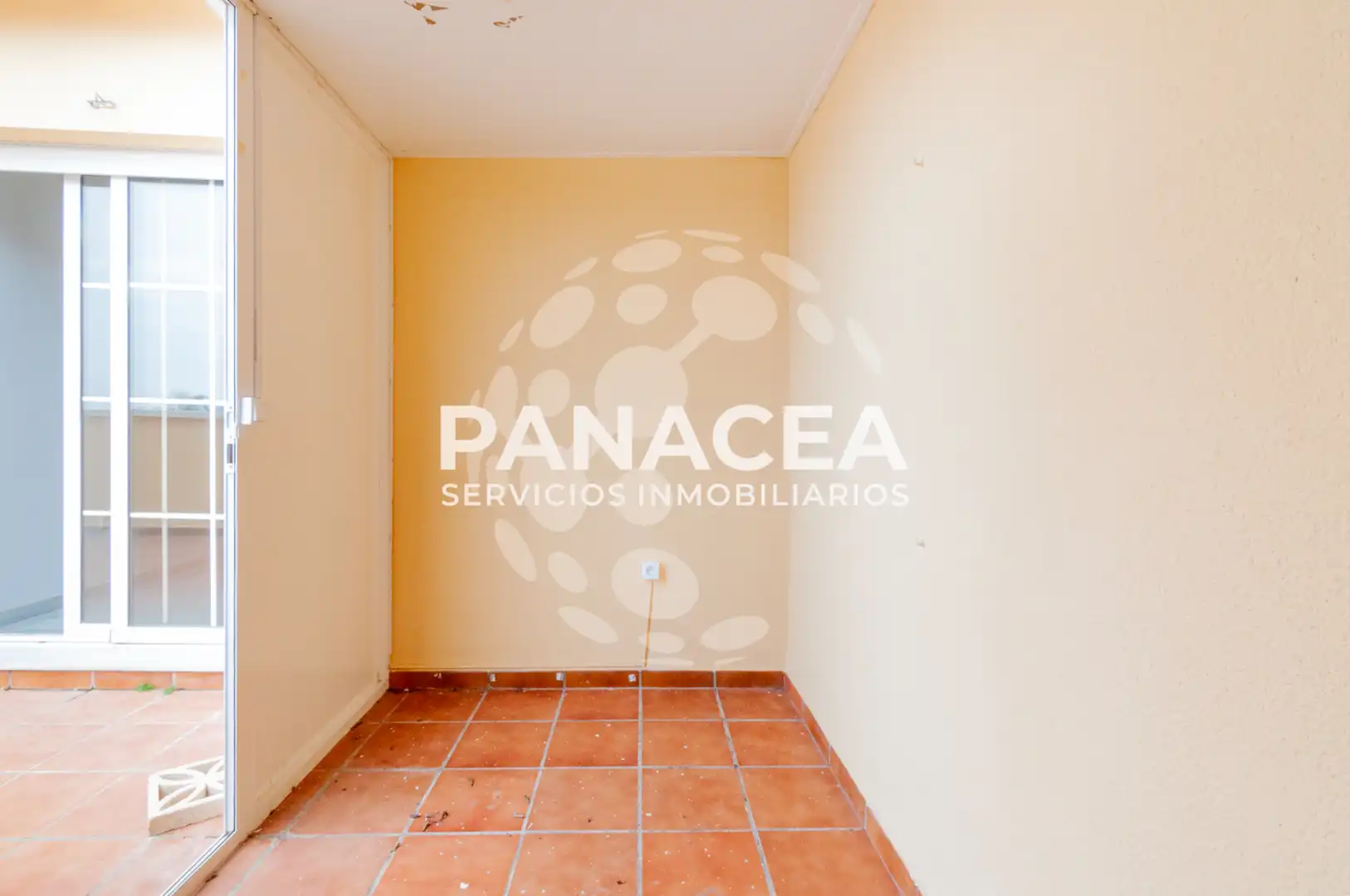 Flat for sale in Roquetas de Mar  with Balcony and Community pool