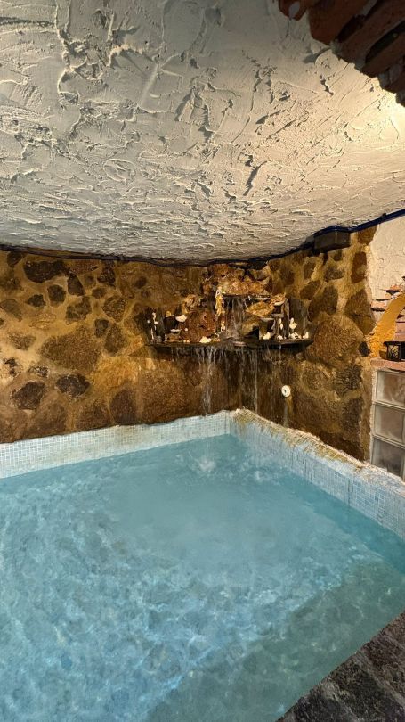 Piscina de Casa adosada en venda en Segurilla amb Aire condicionat, Calefacció i Alarma