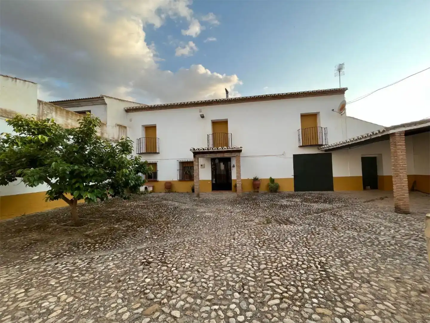 Vista exterior de Finca rústica en venda en Antequera amb Aire condicionat, Piscina i Balcó