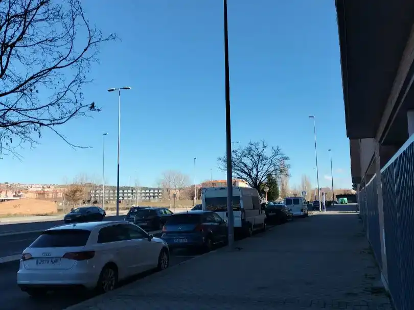 Aparcament de Pis en venda en Ávila Capital amb Balcó