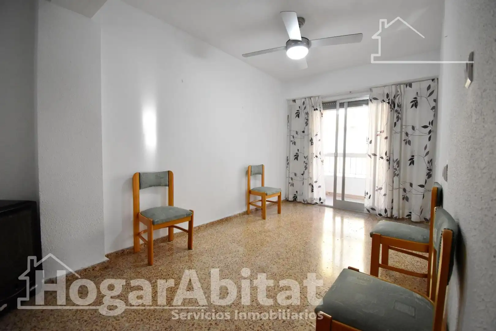 Sala de estar de Piso en venta en Oliva con Terraza, Amueblado y Balcón