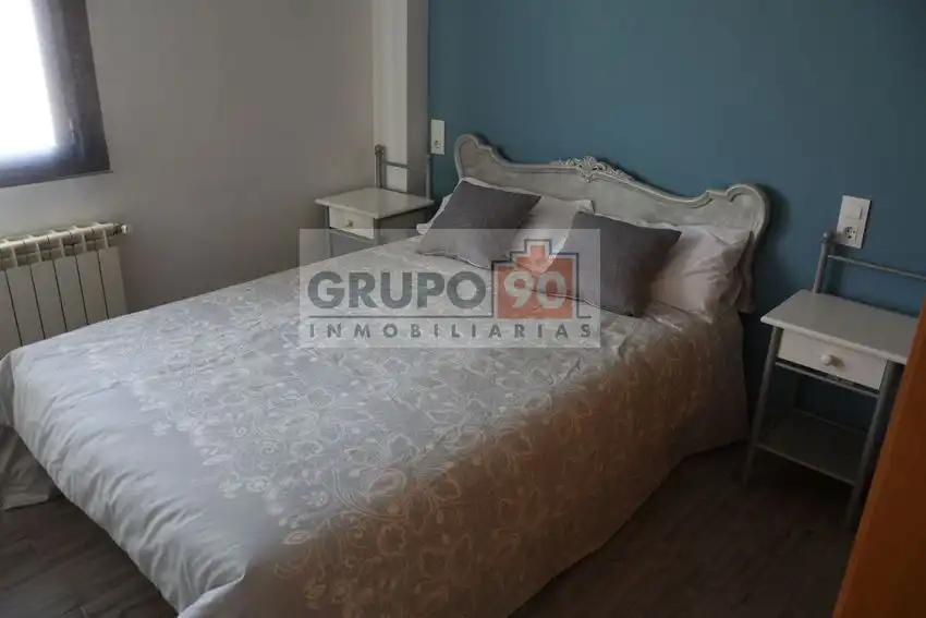 Habitación de Casa adosada en venta en Requena con Terraza y Trastero