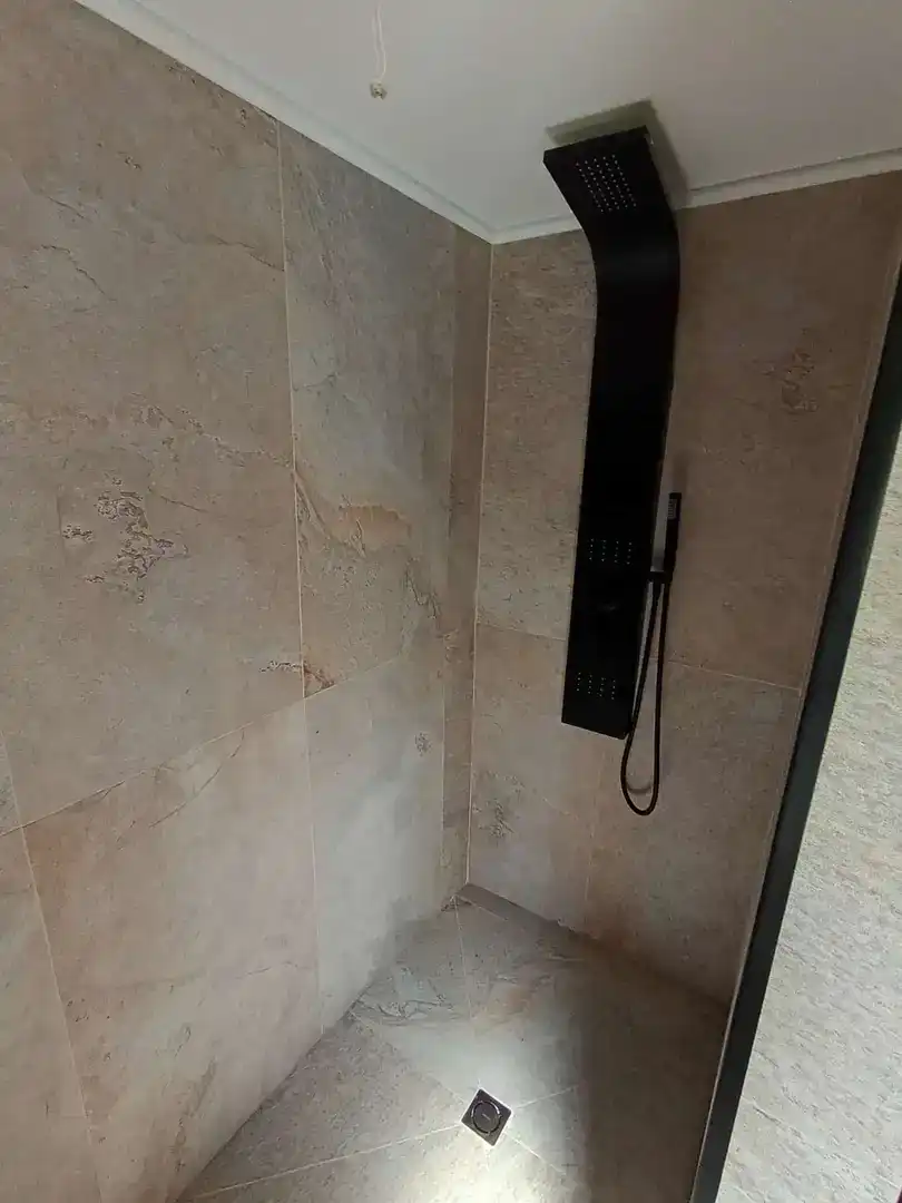 Badezimmer von Wohnung zur Miete in Ventas de Huelma mit Parkett und Balkon