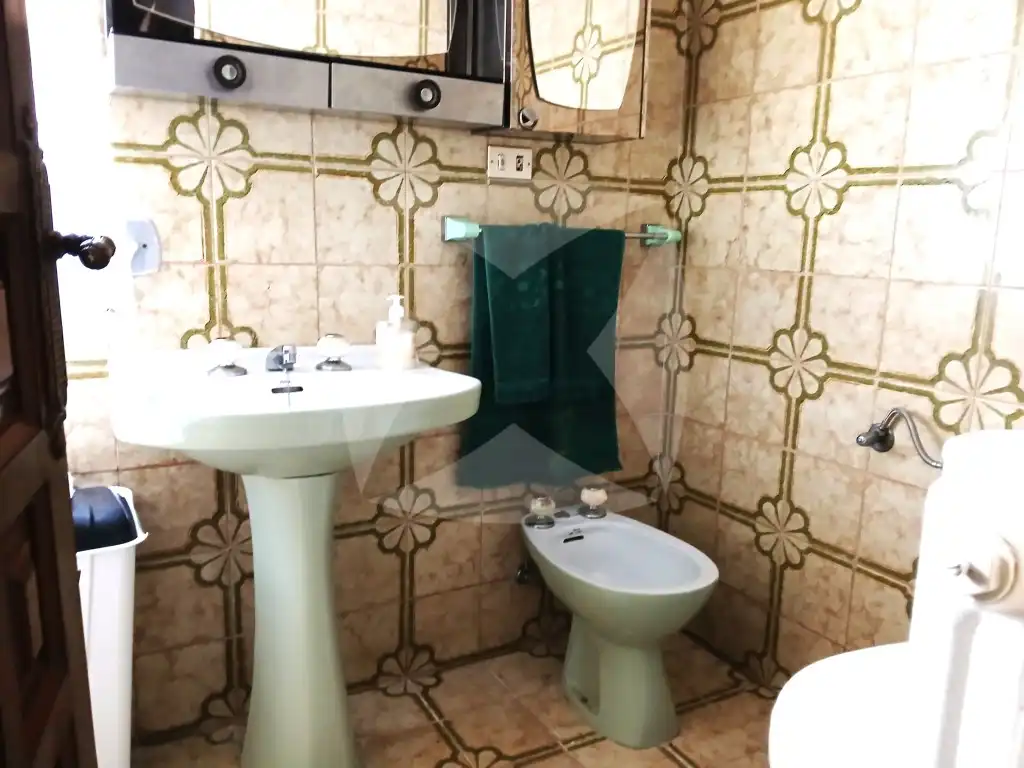 Bany de Casa o xalet en venda en Cáceres amb Aire condicionat, Terrassa i Piscina