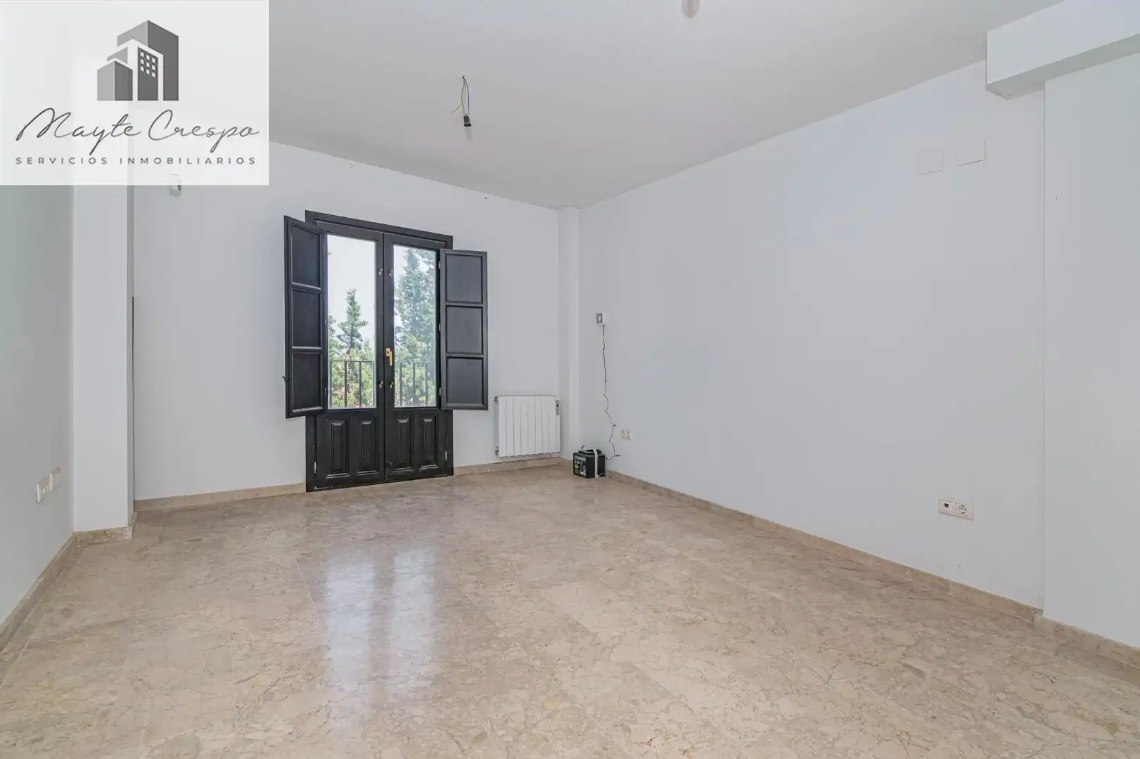 Sala d'estar de Pis en venda en La Zubia amb Calefacció i Balcó