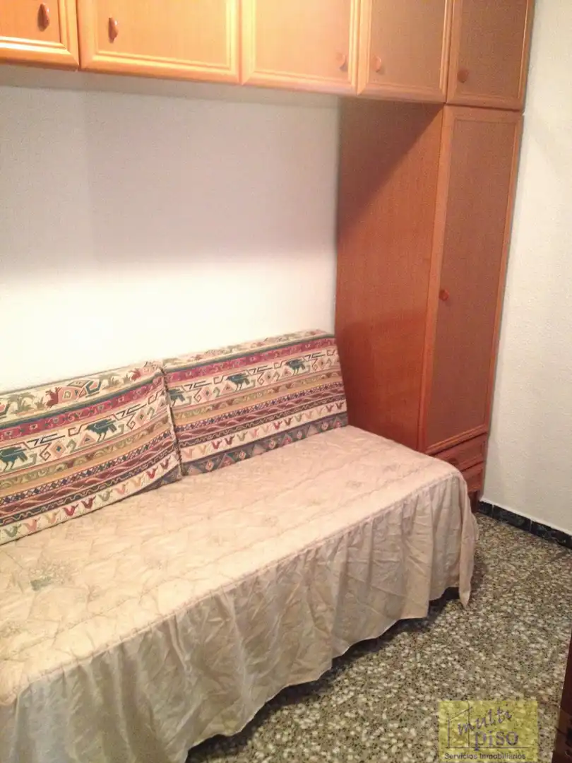 Dormitori de Pis en venda en L'Hospitalet de Llobregat amb Terrassa i Balcó