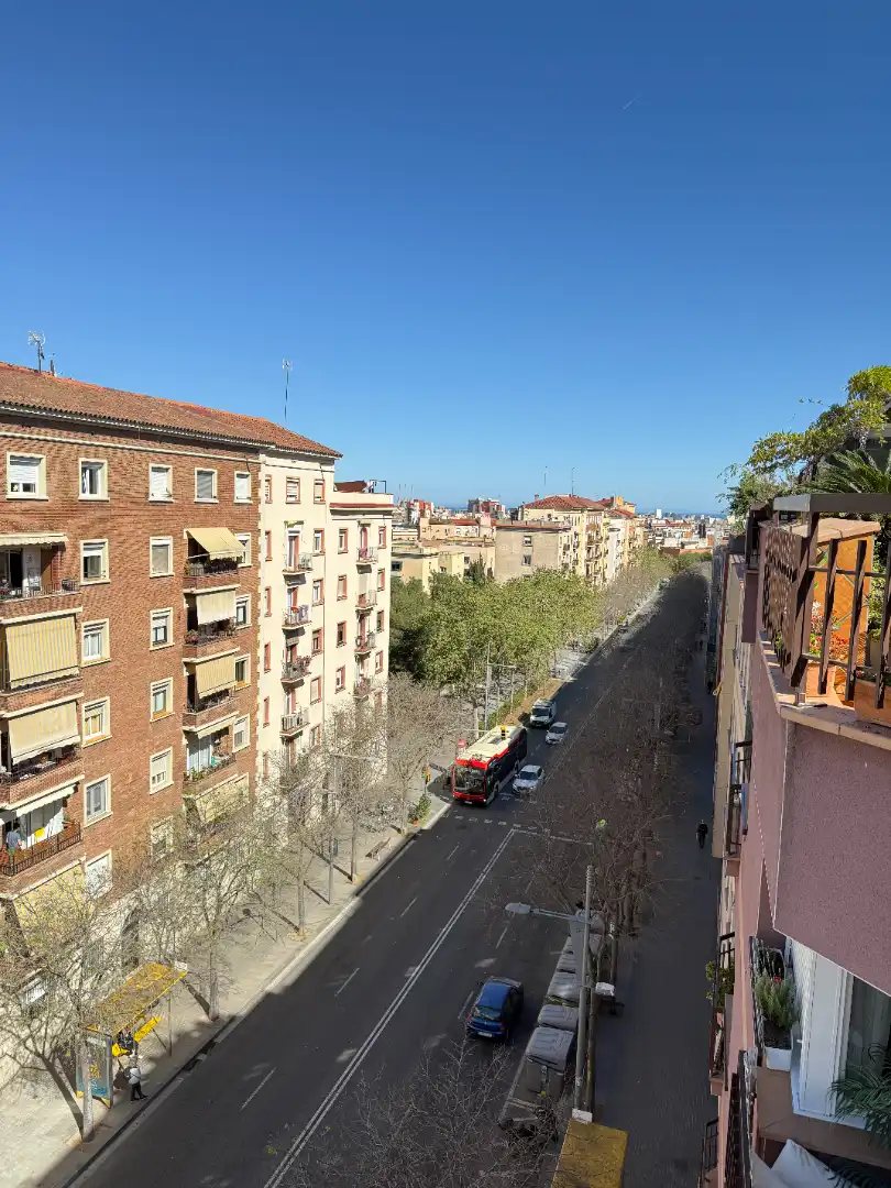 Außenansicht von Dachboden zum Verkauf in Barcelona mit Heizung, Terrasse und Balkon