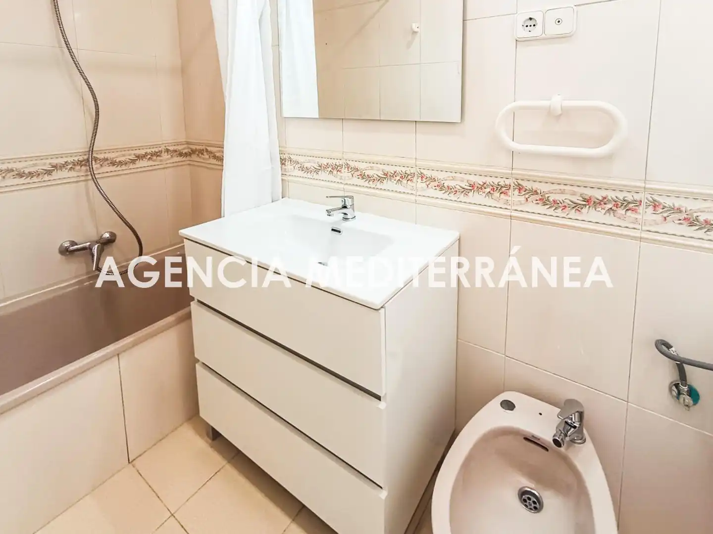 Baño de Piso en venta en Valencia con Aire acondicionado y Calefacción