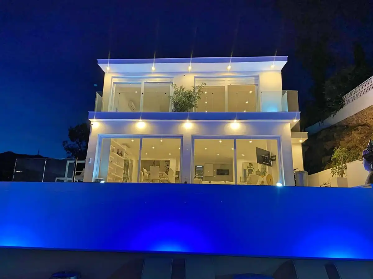 Exterior view of Houses for sale in Fuengirola  with Air Conditioner, Terrace and Furnished