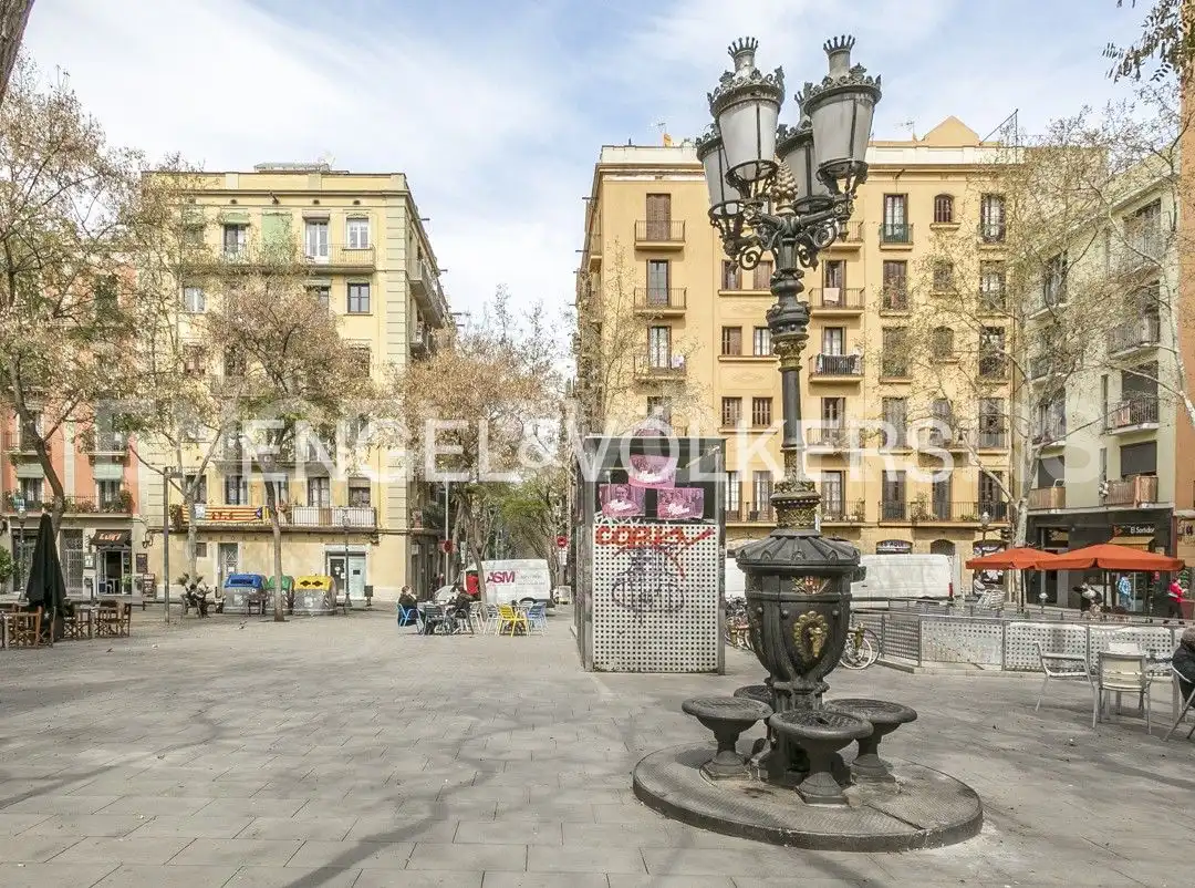 Exterior view of Flat for sale in Barcelona  with Air Conditioner, Heating and Furnished
