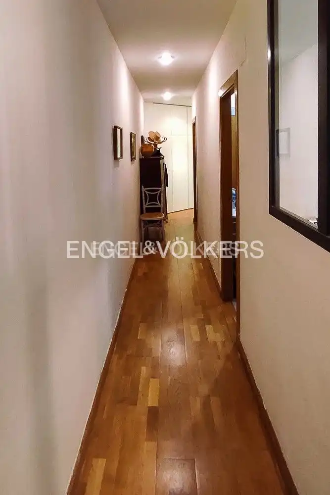Flat for sale in Valencia  with Air Conditioner, Heating and Parquet flooring