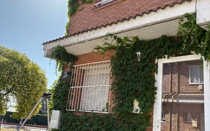 Vista exterior de Casa adosada en venda en El Boalo - Cerceda – Mataelpino amb Calefacció, Jardí privat i Terrassa