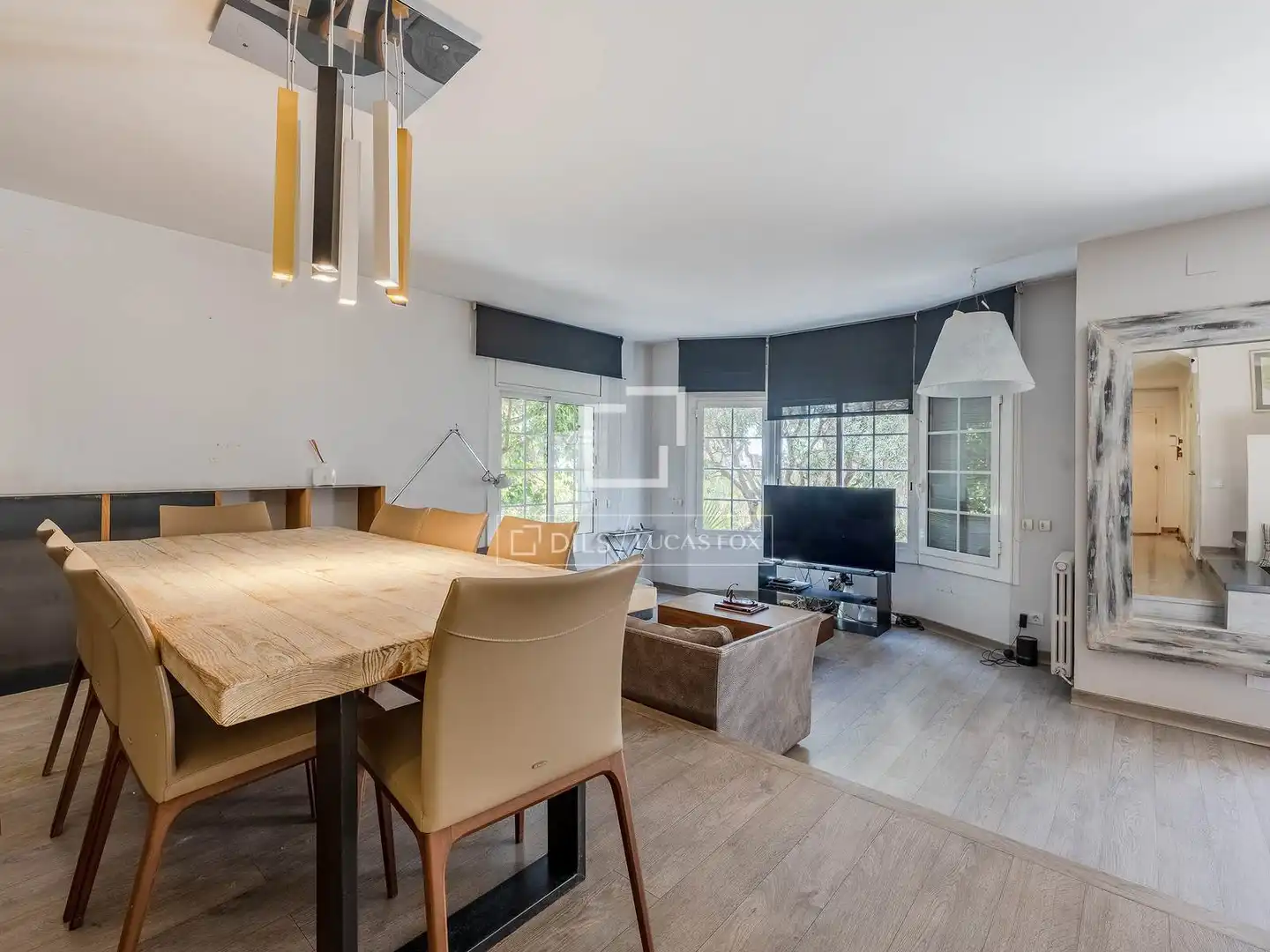 Vista exterior de Casa o xalet en venda en Esplugues de Llobregat amb Aire condicionat, Calefacció i Terrassa