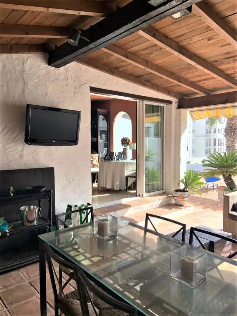 Abitazione con piscina in vendita a Estepona Pueblo, imagen 12