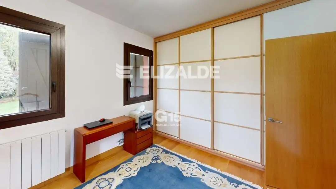 Dormitori de Casa o xalet en venda en Hondarribia amb Calefacció, Jardí privat i Terrassa