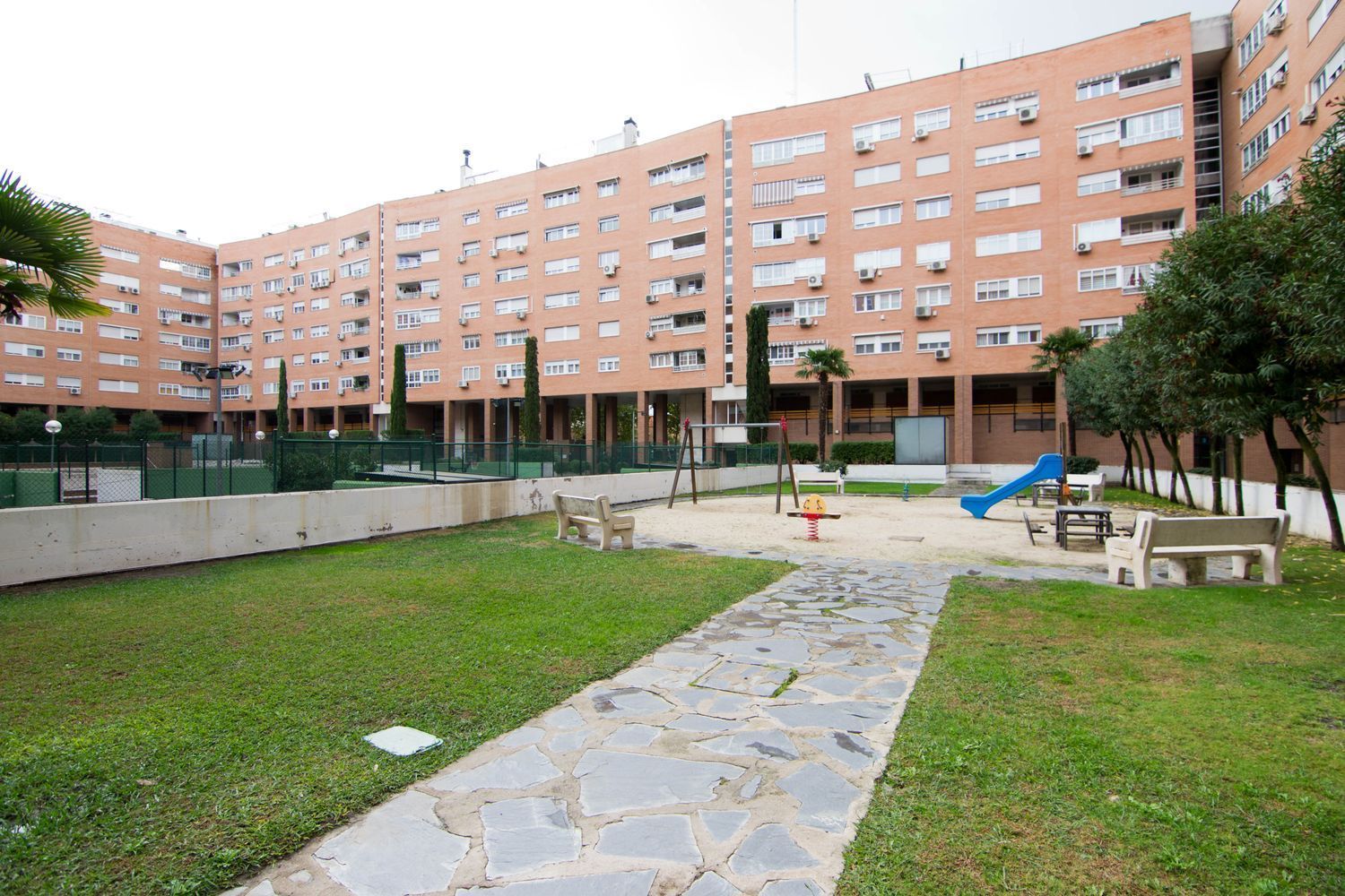 Vista exterior de Local en venda en Alcorcón
