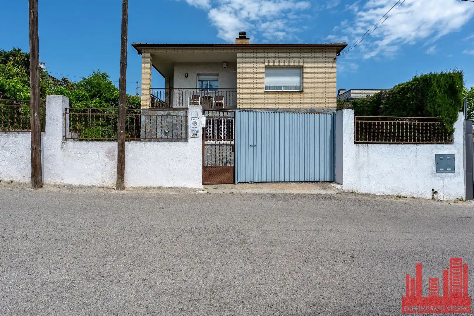 Vista exterior de Casa o chalet en venta en Sant Vicenç Dels Horts con Aire acondicionado, Calefacción y Jardín privado