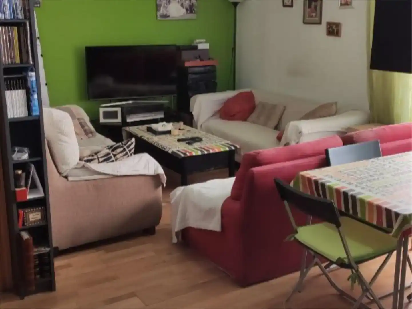 Sala d'estar de Pis en venda en Galapagar amb Aire condicionat, Jardí privat i Parquet
