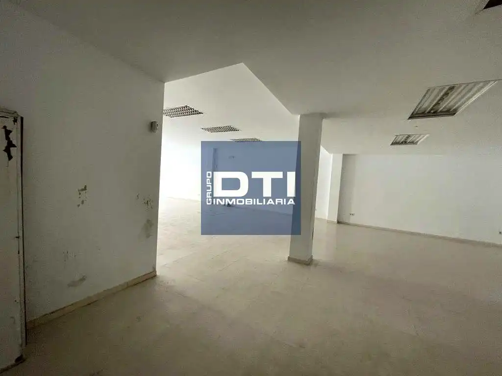 Local comercial en venta en Avenida Primero de Mayo, imagen 12