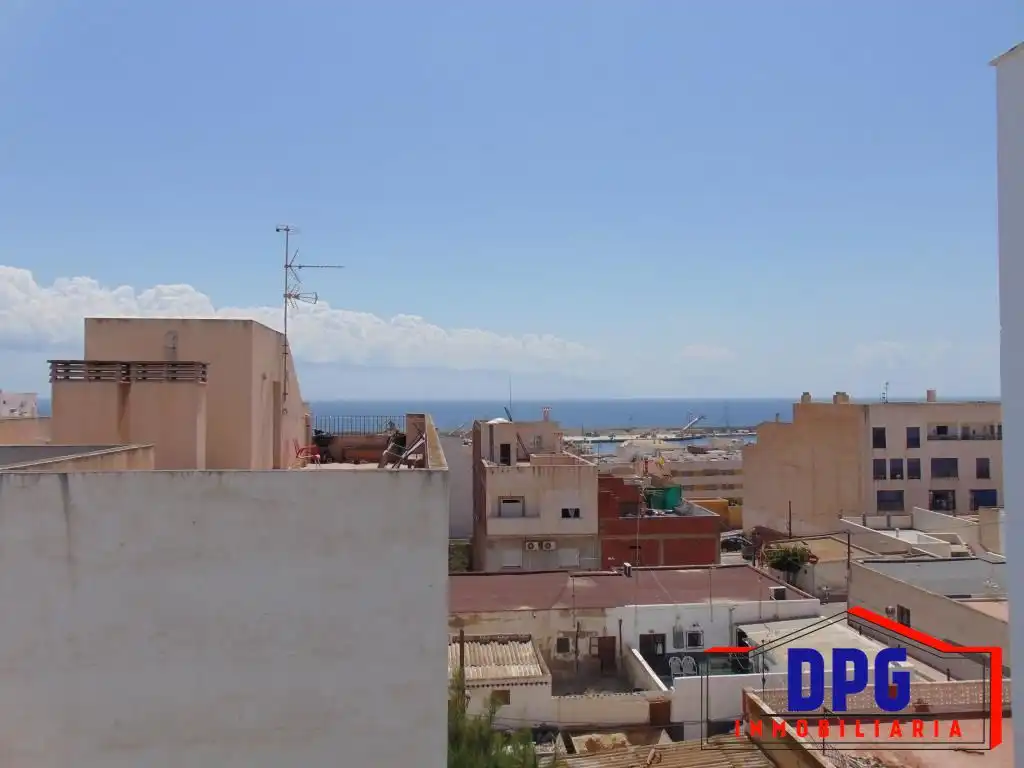 Vista exterior de Àtic en venda en Garrucha amb Terrassa, Traster i Piscina comunitària