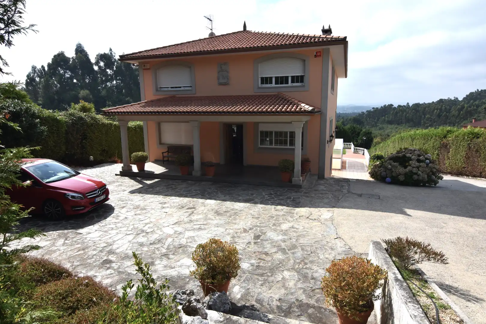 Vista exterior de Casa o chalet en venta en Bergondo con Calefacción, Jardín privado y Parquet