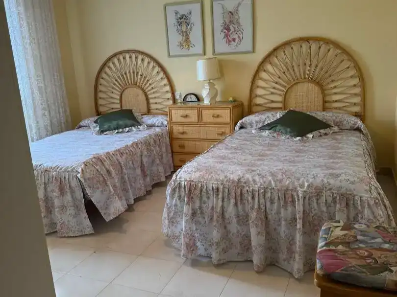 Dormitori de Casa adosada en venda en Cáceres amb Aire condicionat, Jardí privat i Traster