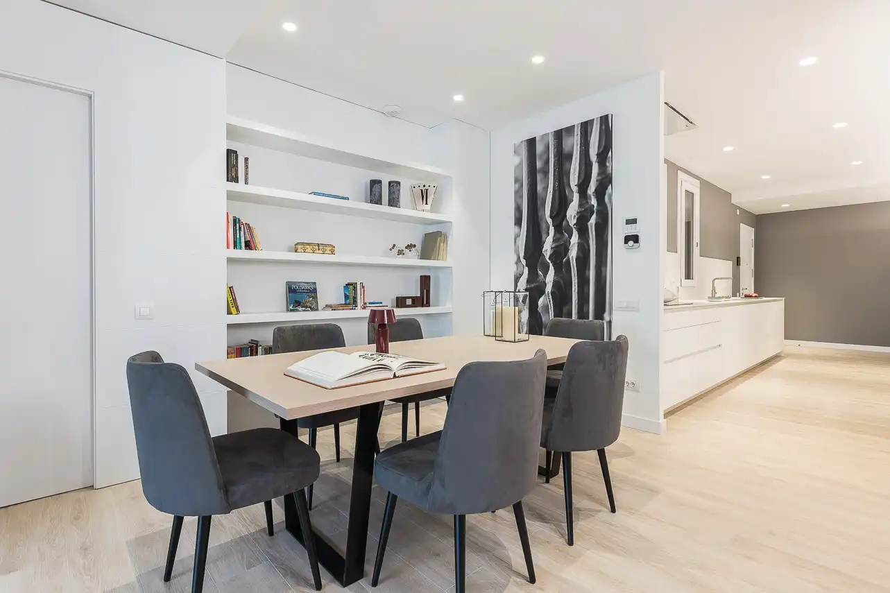 Comedor de Apartamento de alquiler en Barcelona con Aire acondicionado, Calefacción y Jardín privado
